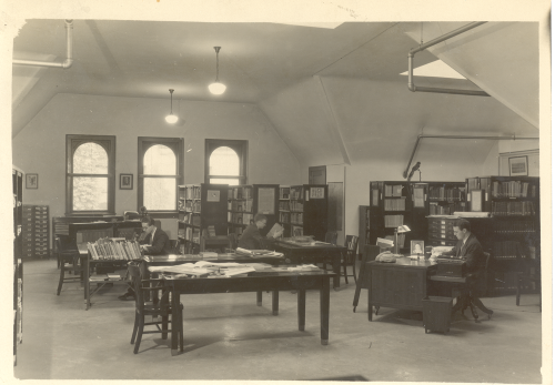 Library of the&nbsp;Department of Middle American Research DMAR, c. 1930s.